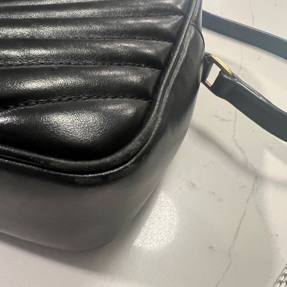 Saint Laurent Lou Bag - Picture 7 of 16